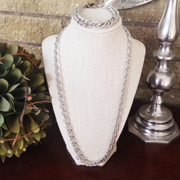 Chain Link Necklace & Bracelet - Picture 2 of 5